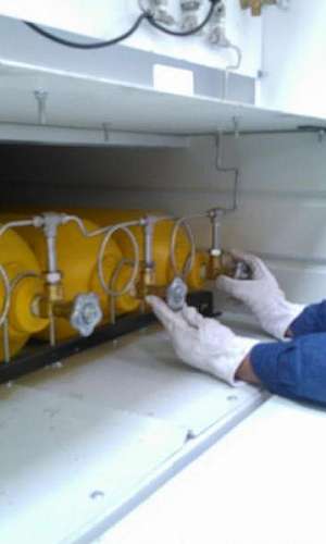Assistência técnica de central de recarga de cilindros Assistência técnica de central de recarga de cilindros