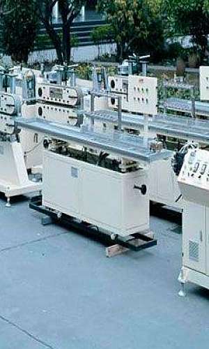 extrusora para fabricar forro de PVC extrusora para fabricar forro de PVC